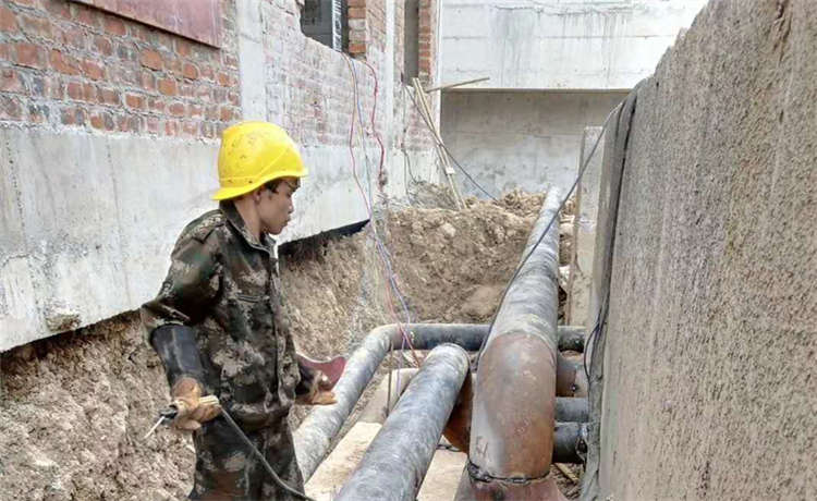 1836螺旋管廠家，鋼材場(chǎng)幕墻鍍鋅方管，529-530mm螺旋管，2000螺旋鋼管