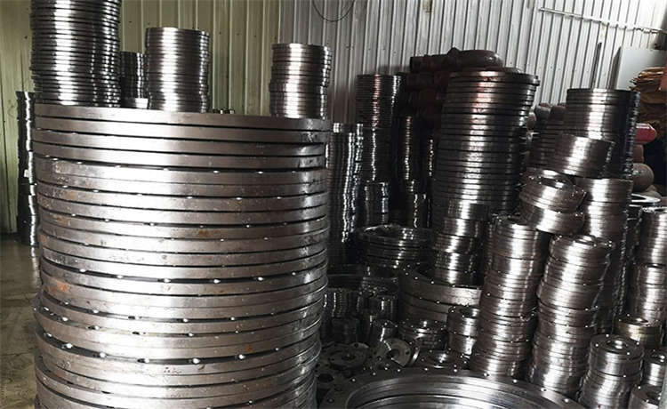 1724螺旋焊管，dn600螺旋管，鋼材場(chǎng)鋼護(hù)筒加工廠(chǎng)家，自來(lái)水防腐螺旋管廠(chǎng)家