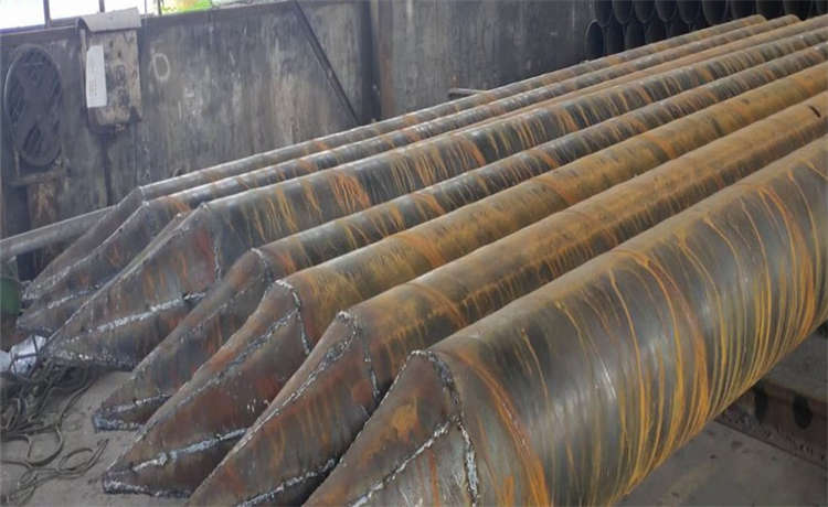 dn2200mm螺旋鋼管，江門(mén)dn2000螺旋焊管，800-16螺旋管，鋼材場(chǎng)螺旋管型號(hào)規(guī)格