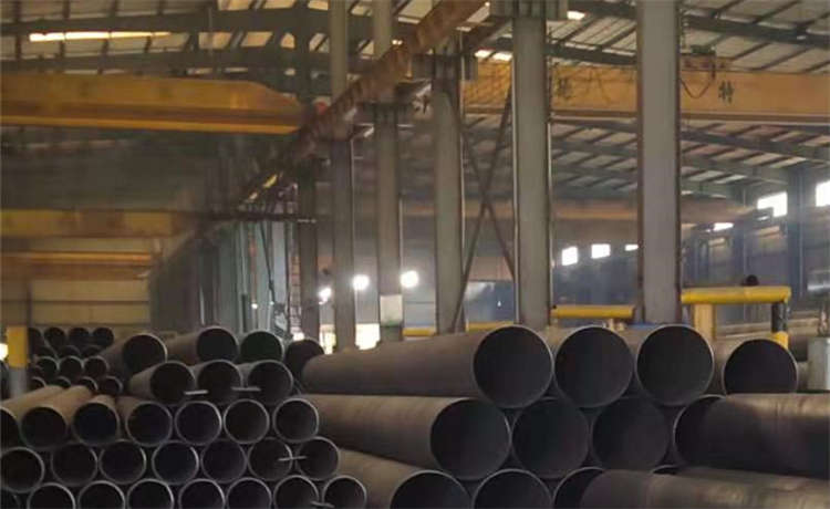 DN1600mm螺旋管，40A#工字鋼，污水處理鋼管廠(chǎng)家，鋼材場(chǎng)螺旋鋼管廠(chǎng)家