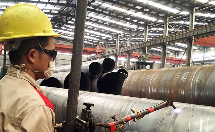 200mm螺旋焊管，DN900mm螺旋鋼管，等邊角鋼批發(fā)，鋼材場基礎(chǔ)樁基鋼護(hù)筒