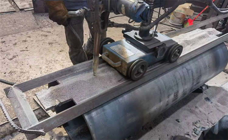 鋼材場打樁螺旋管，清遠(yuǎn)dn400mm螺旋管，鋼鐵世界2300mm螺旋鋼管，鋼材場打樁螺旋鋼管