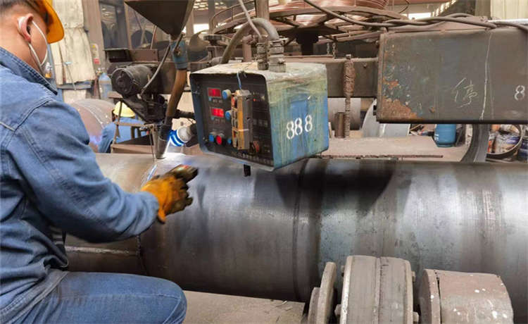 1000鎖扣鋼管樁，卷板管鋼護(hù)筒，KY2021原漿型環(huán)氧重防腐螺旋管，鋼材場螺旋管現(xiàn)貨