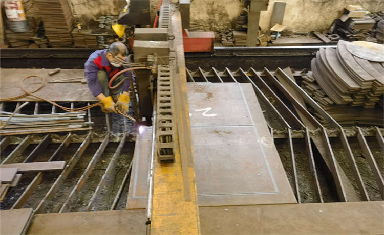 1000mm鋼立柱，1200mm鋼管樁，920螺旋焊管，700mm螺旋焊管